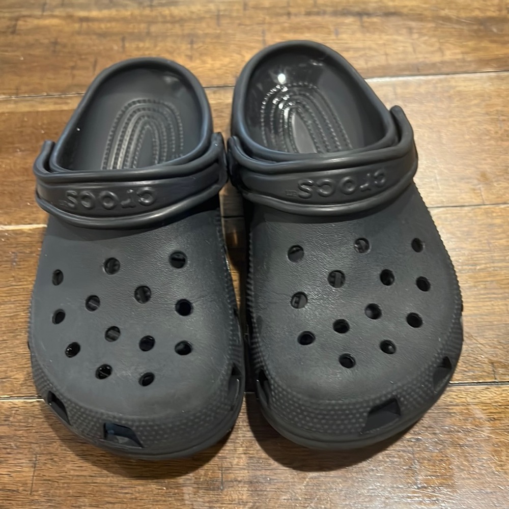Youth crocs